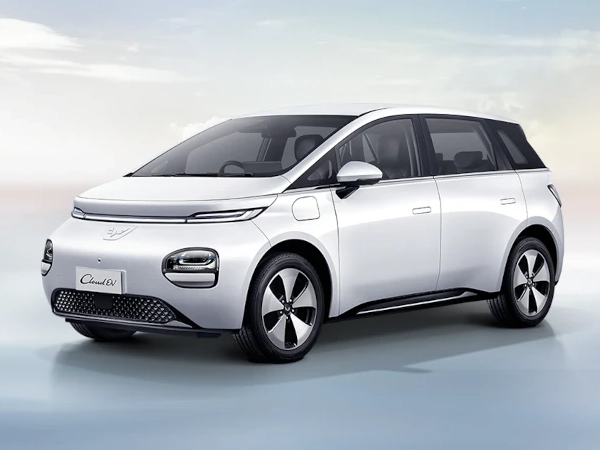 wuling-cloud-ev-front wuling-cloud-ev-bekasi